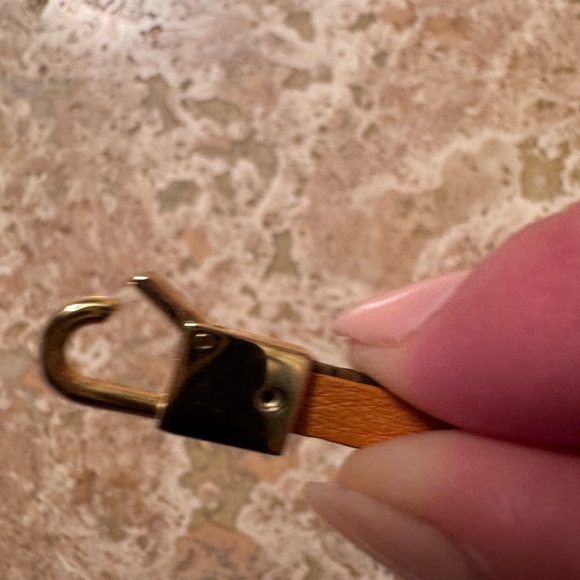 LOUIS VUITTON
Monogram cloth bracelet - Picture 10 of 12